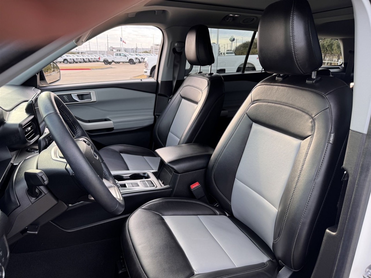 Ford Explorer XLT RWD 2022