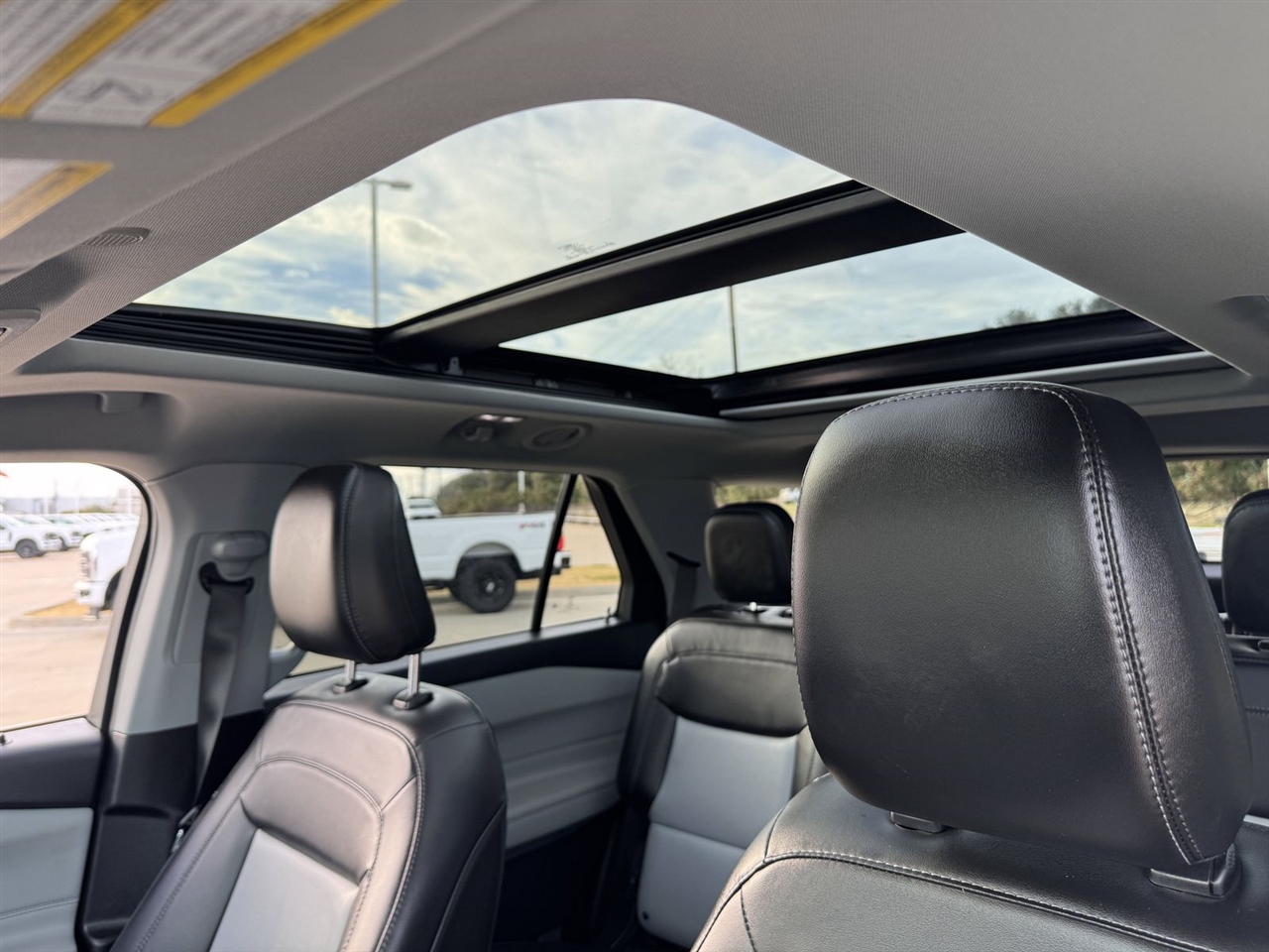 Ford Explorer XLT RWD 2022