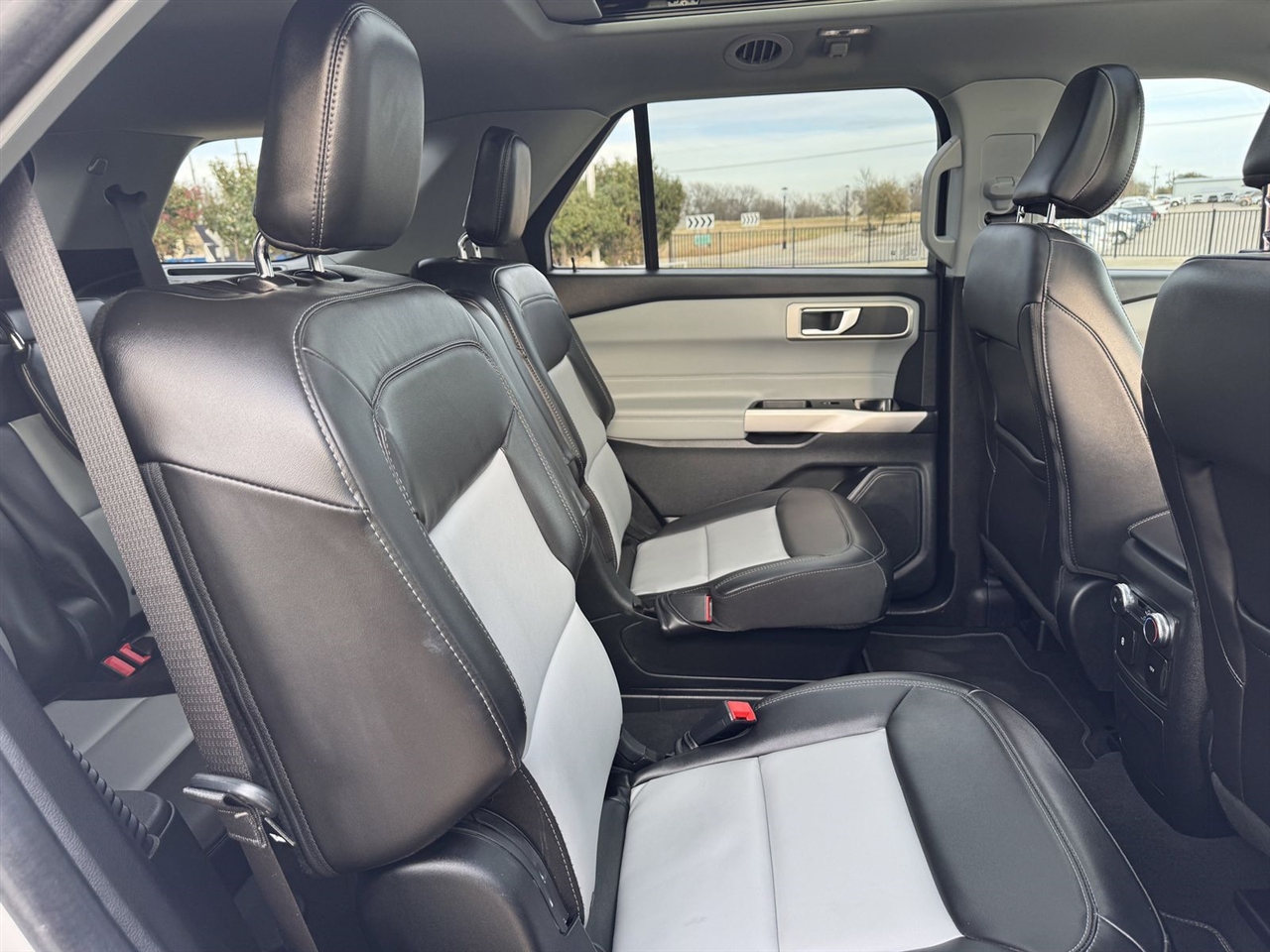Ford Explorer XLT RWD 2022