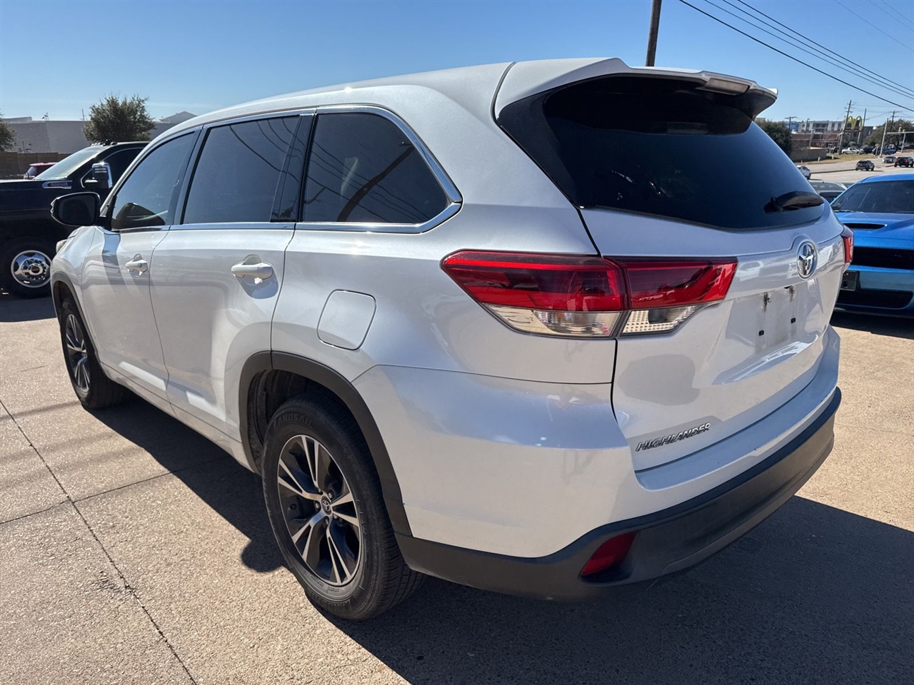 Toyota Highlander LE I4 FWD (Natl) 2018