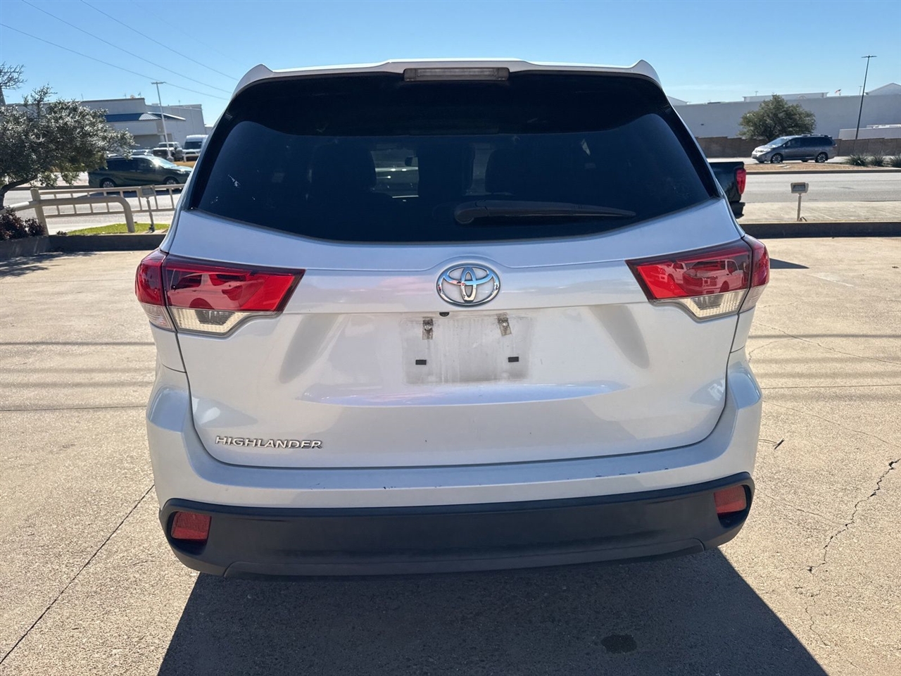 Toyota Highlander LE I4 FWD (Natl) 2018