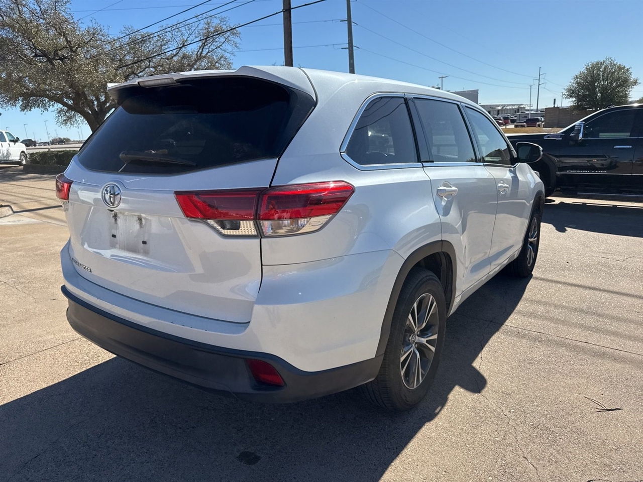 Toyota Highlander LE I4 FWD (Natl) 2018