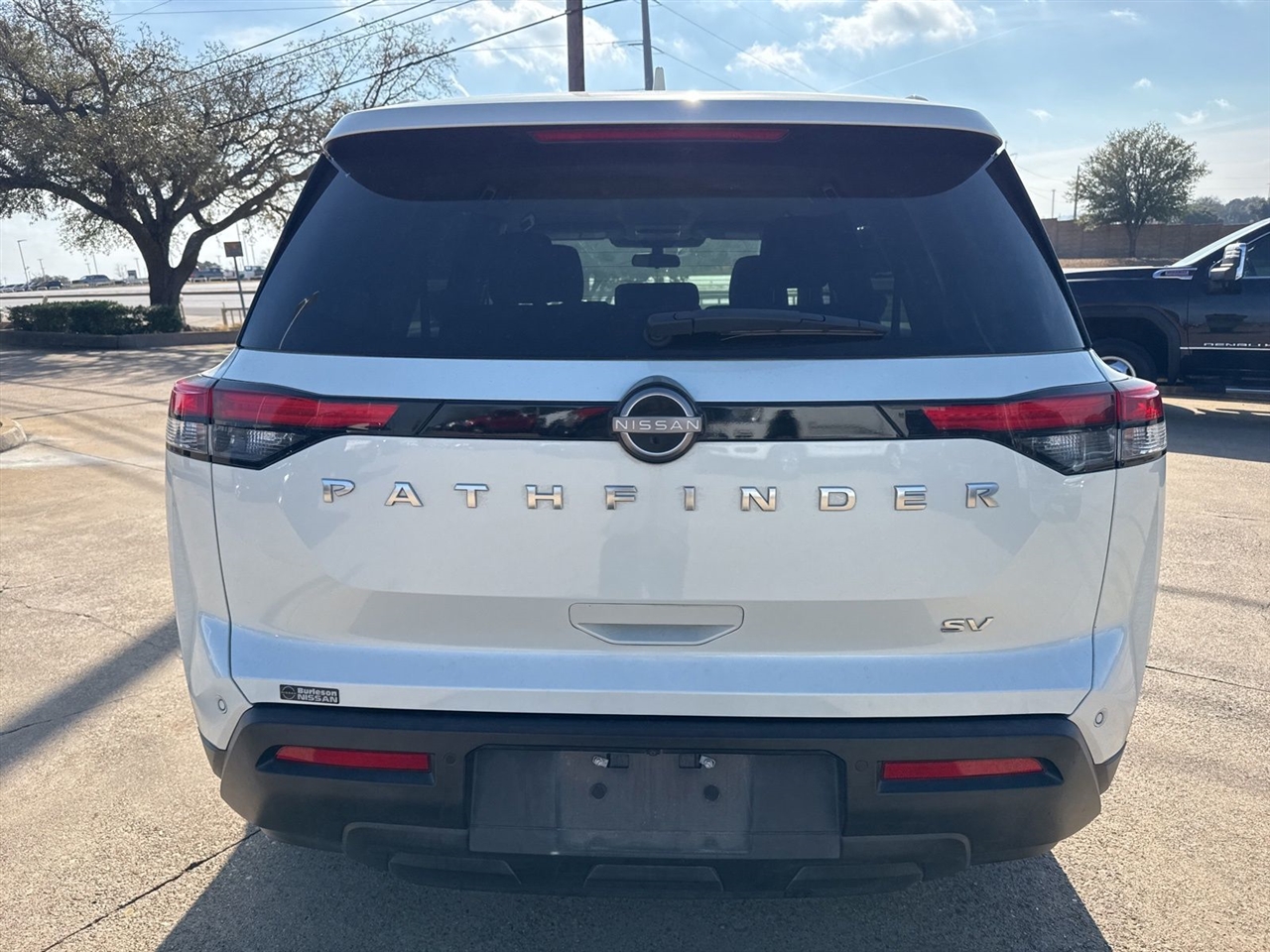 Nissan Pathfinder SV 2WD 2022