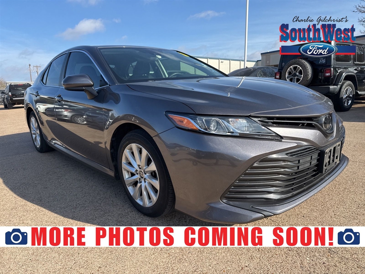 2020 Toyota Camry LE Auto (Natl)