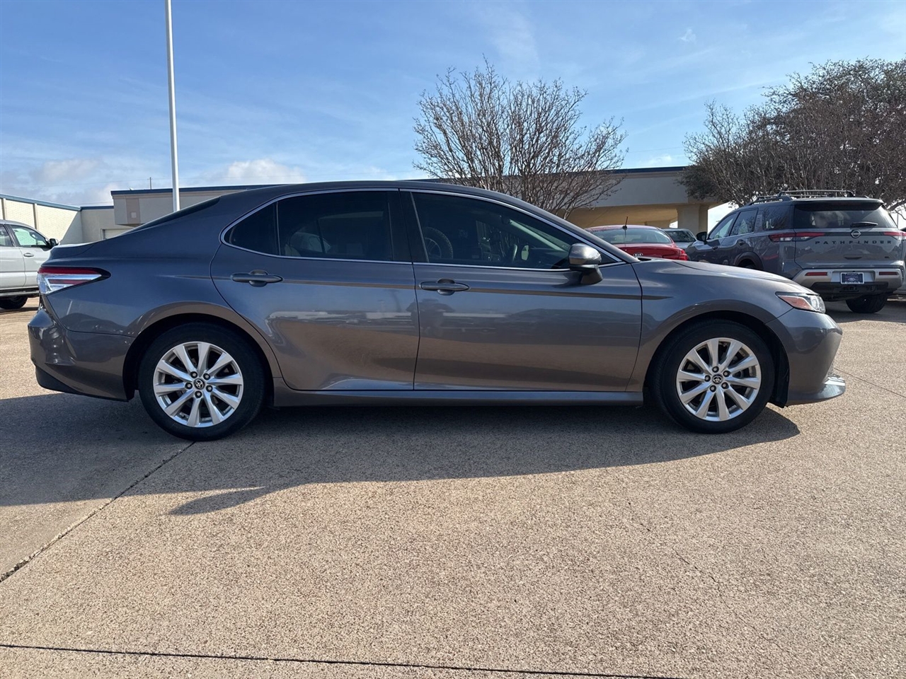 Toyota Camry LE Auto (Natl) 2020