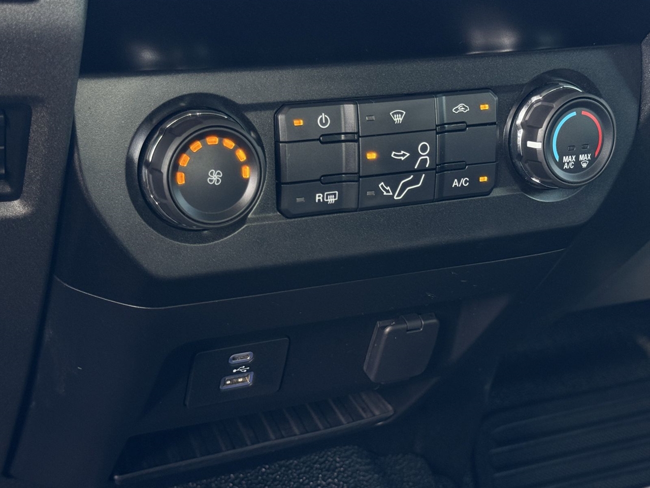 Ford Super Duty F-350 SRW Lariat 2WD SuperCab 8' Box 2020