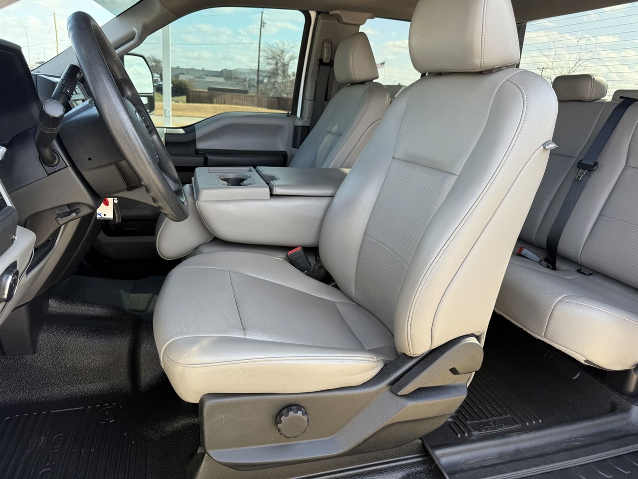 Ford Super Duty F-350 SRW Lariat 2WD SuperCab 8' Box 2020