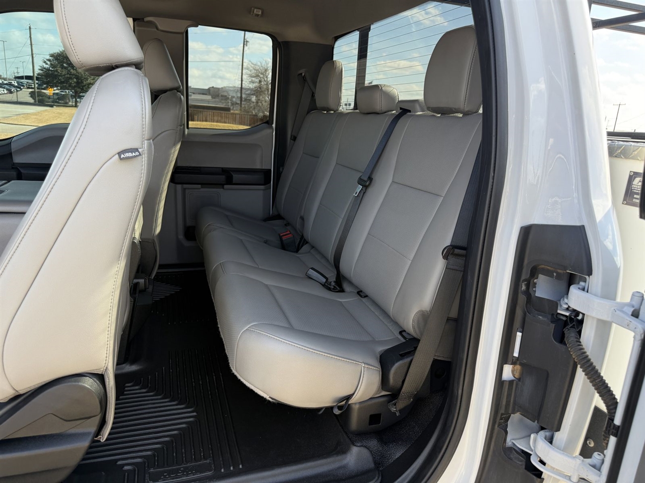 Ford Super Duty F-350 SRW Lariat 2WD SuperCab 8' Box 2020