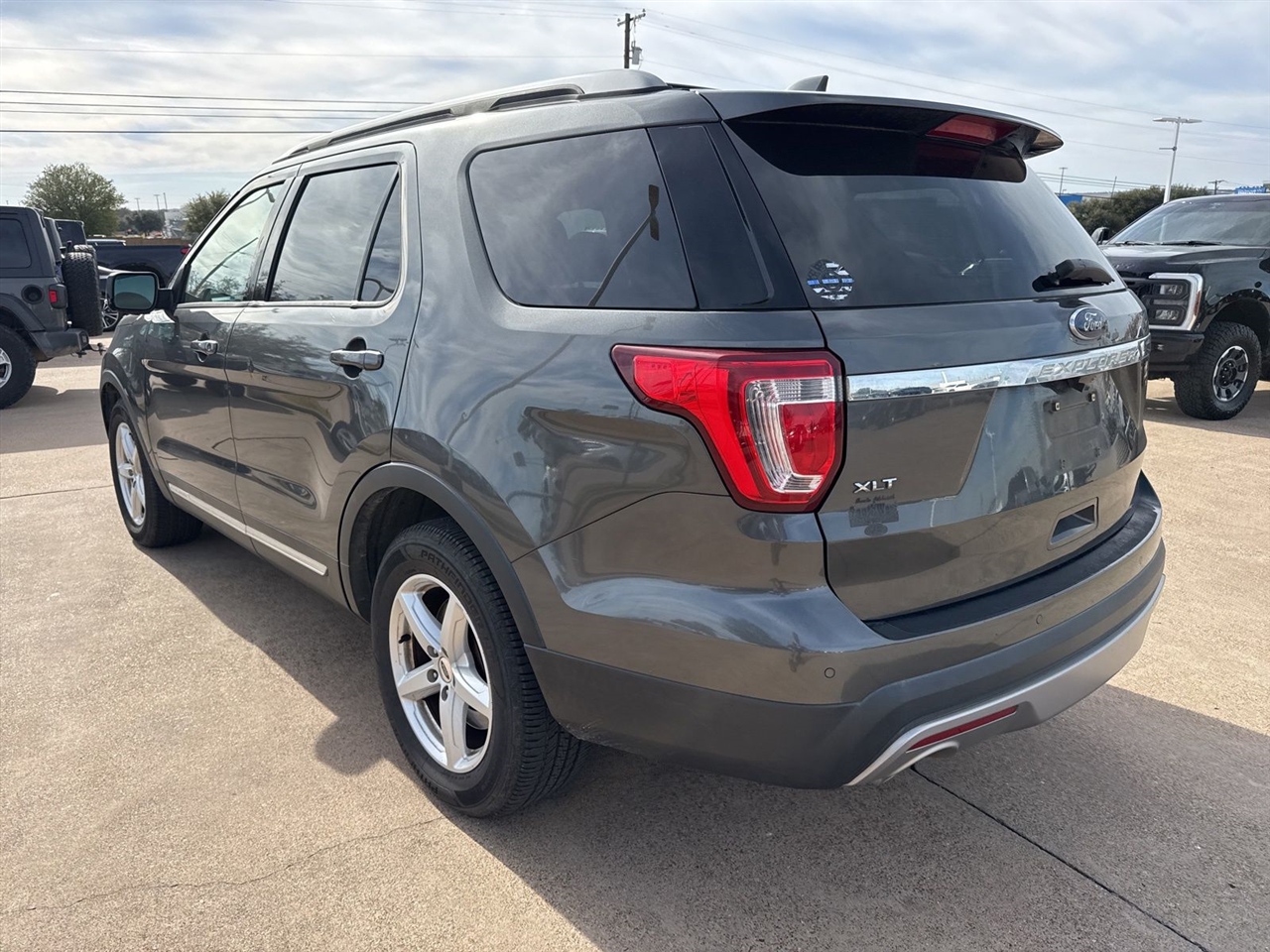 Ford Explorer XLT FWD 2017
