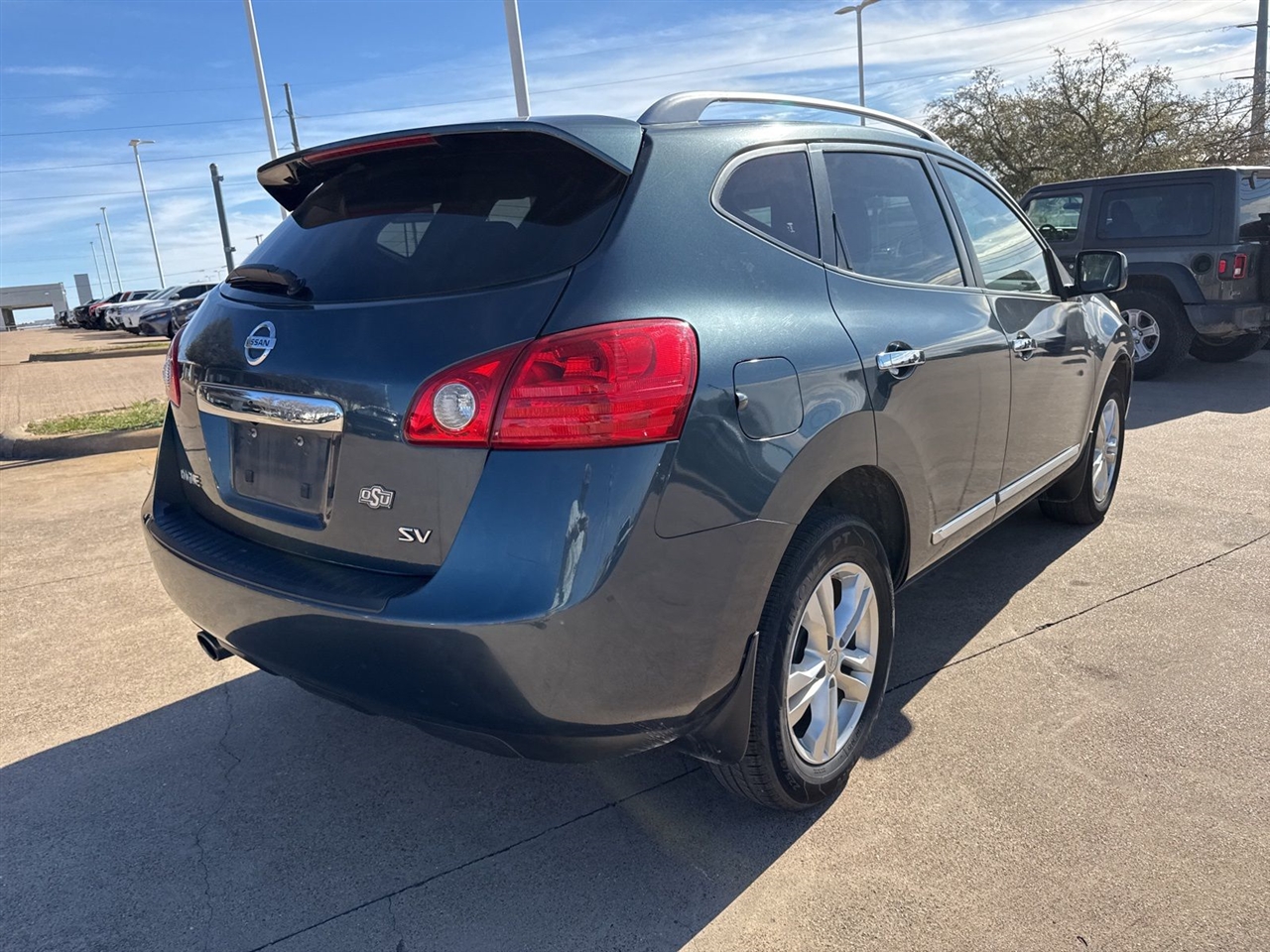 Nissan Rogue FWD 4dr SV 2012