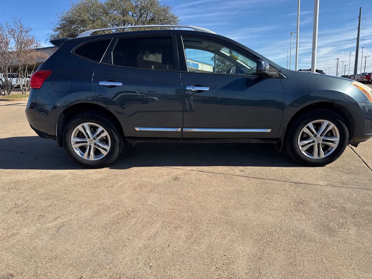 Nissan Rogue FWD 4dr SV 2012