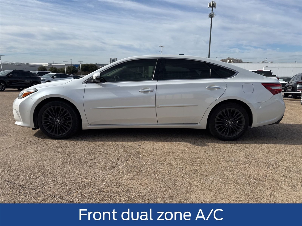 Toyota Avalon XLE Premium (Natl) 2017