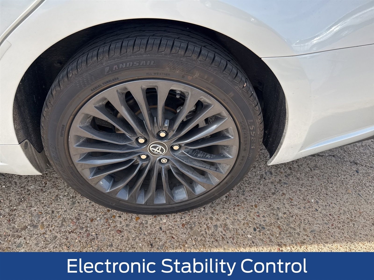 Toyota Avalon XLE Premium (Natl) 2017