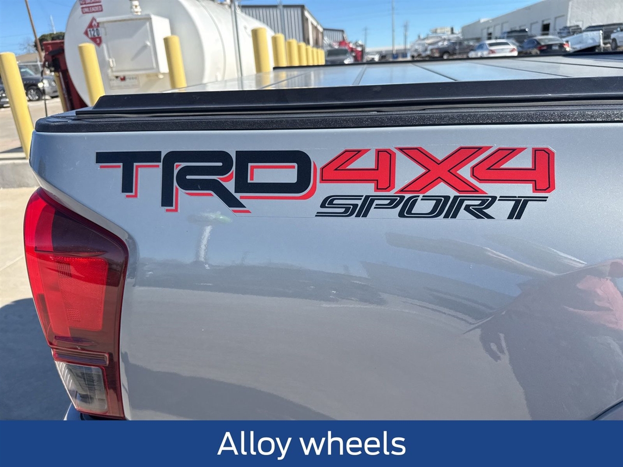 Toyota Tacoma 4WD TRD Off Road Double Cab 5' Bed V6 MT (Natl) 2019