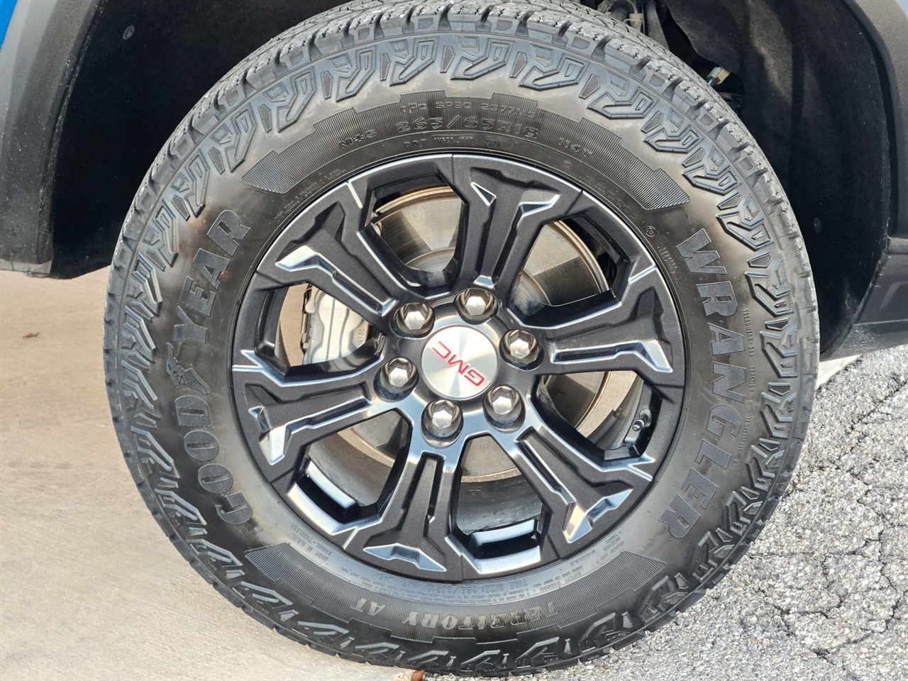 GMC Canyon 4WD Crew Cab Elevation 2024