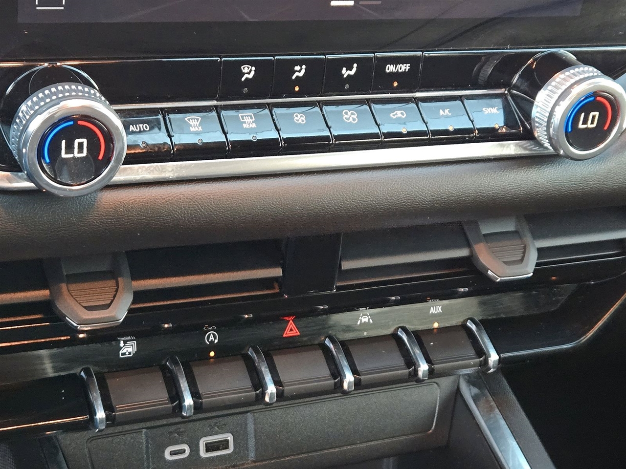 GMC Canyon 4WD Crew Cab Elevation 2024