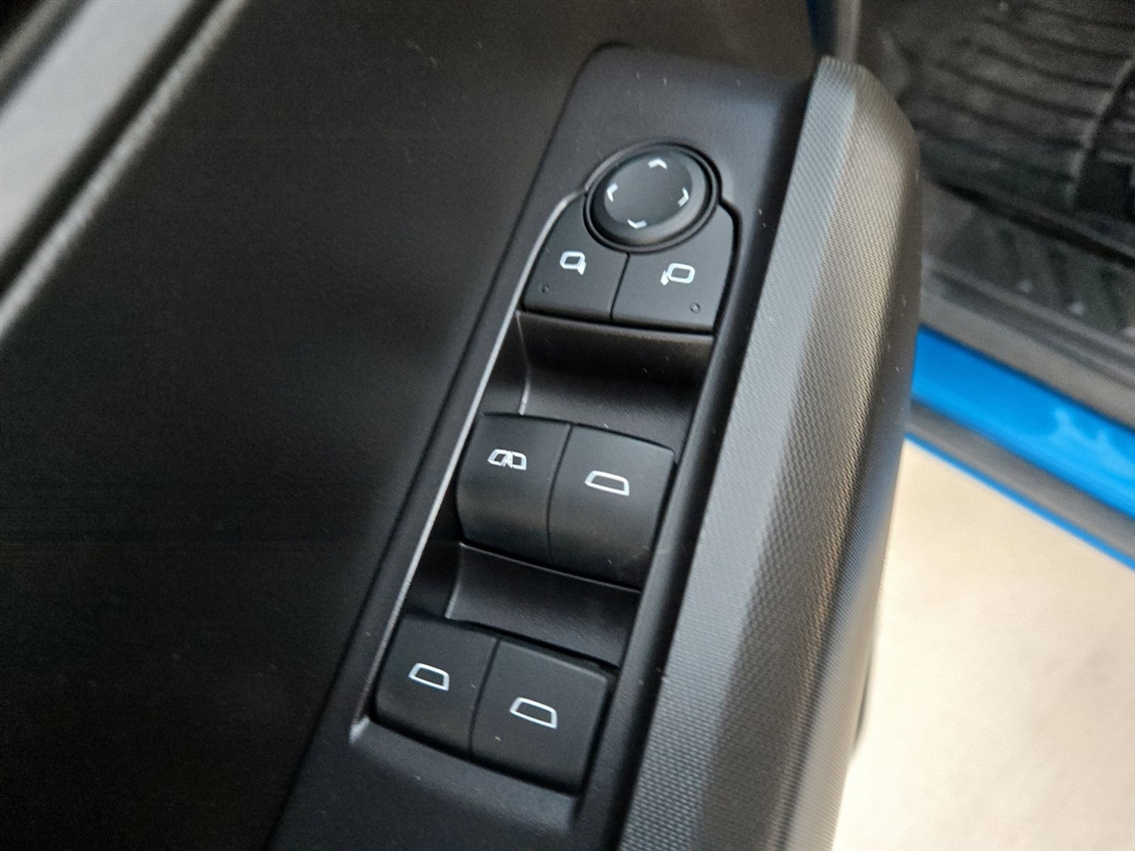 GMC Canyon 4WD Crew Cab Elevation 2024