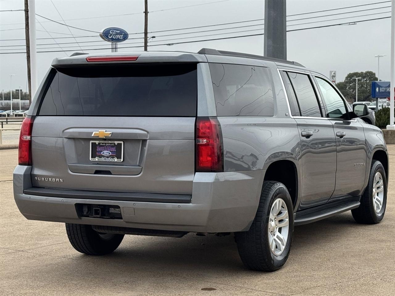 Chevrolet Suburban 4WD 4dr LT 2020