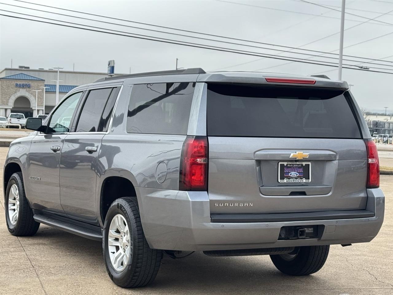 Chevrolet Suburban 4WD 4dr LT 2020