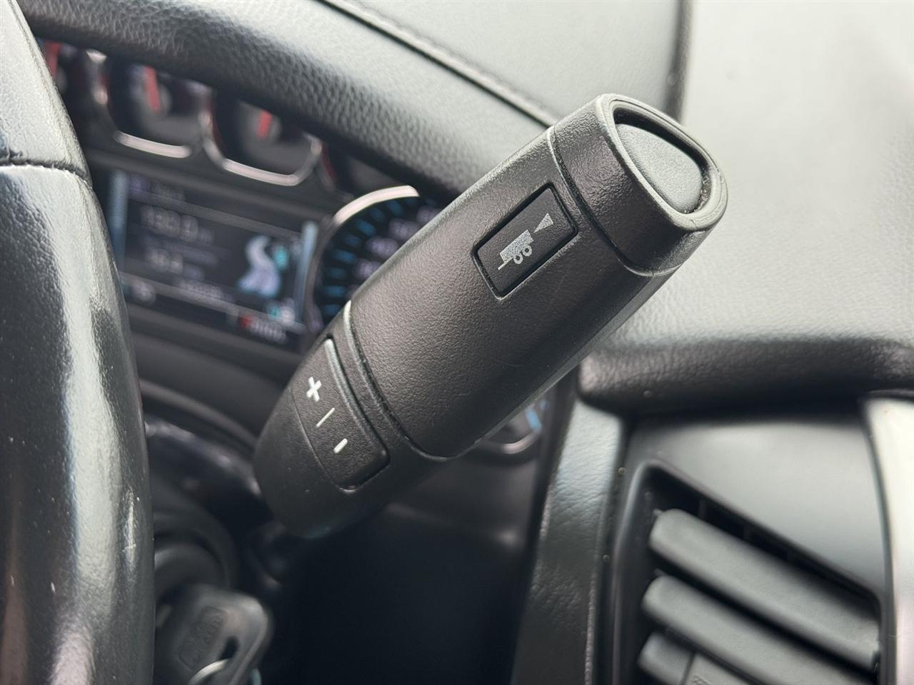 Chevrolet Suburban 4WD 4dr LT 2020