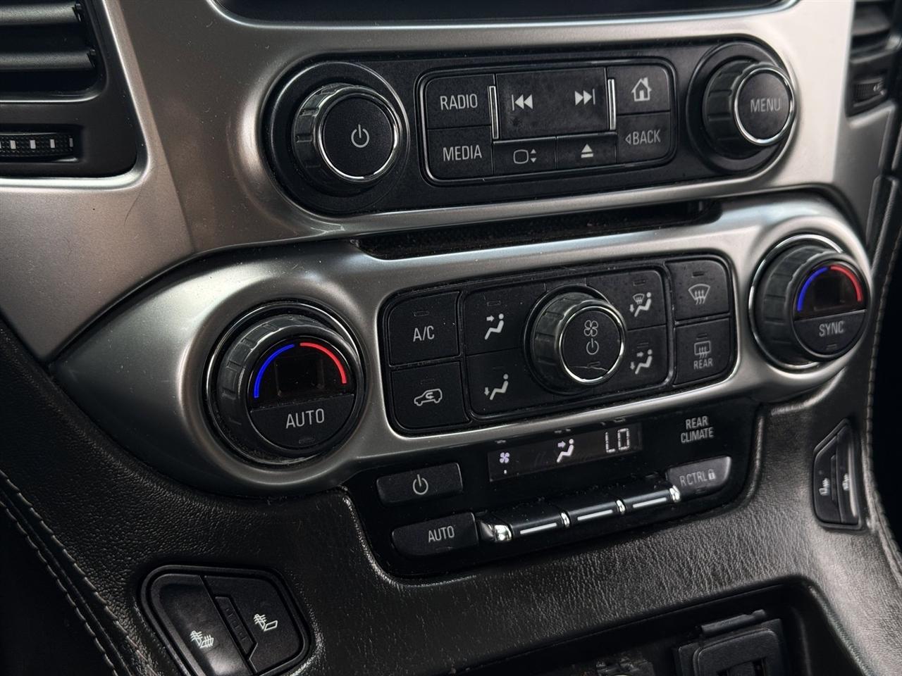 Chevrolet Suburban 4WD 4dr LT 2020