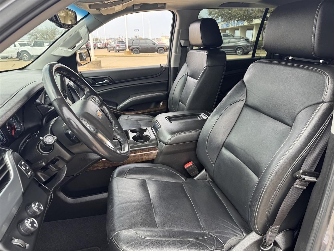 Chevrolet Suburban 4WD 4dr LT 2020