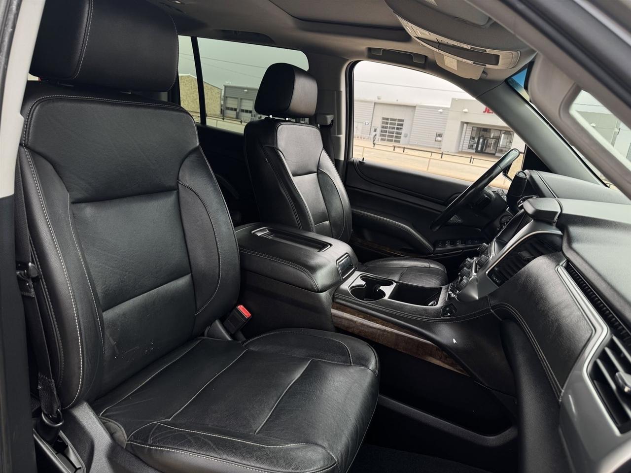 Chevrolet Suburban 4WD 4dr LT 2020