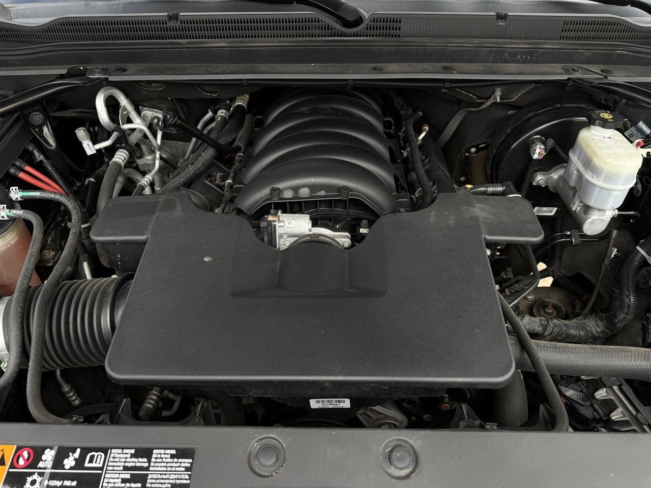 Chevrolet Suburban 4WD 4dr LT 2020