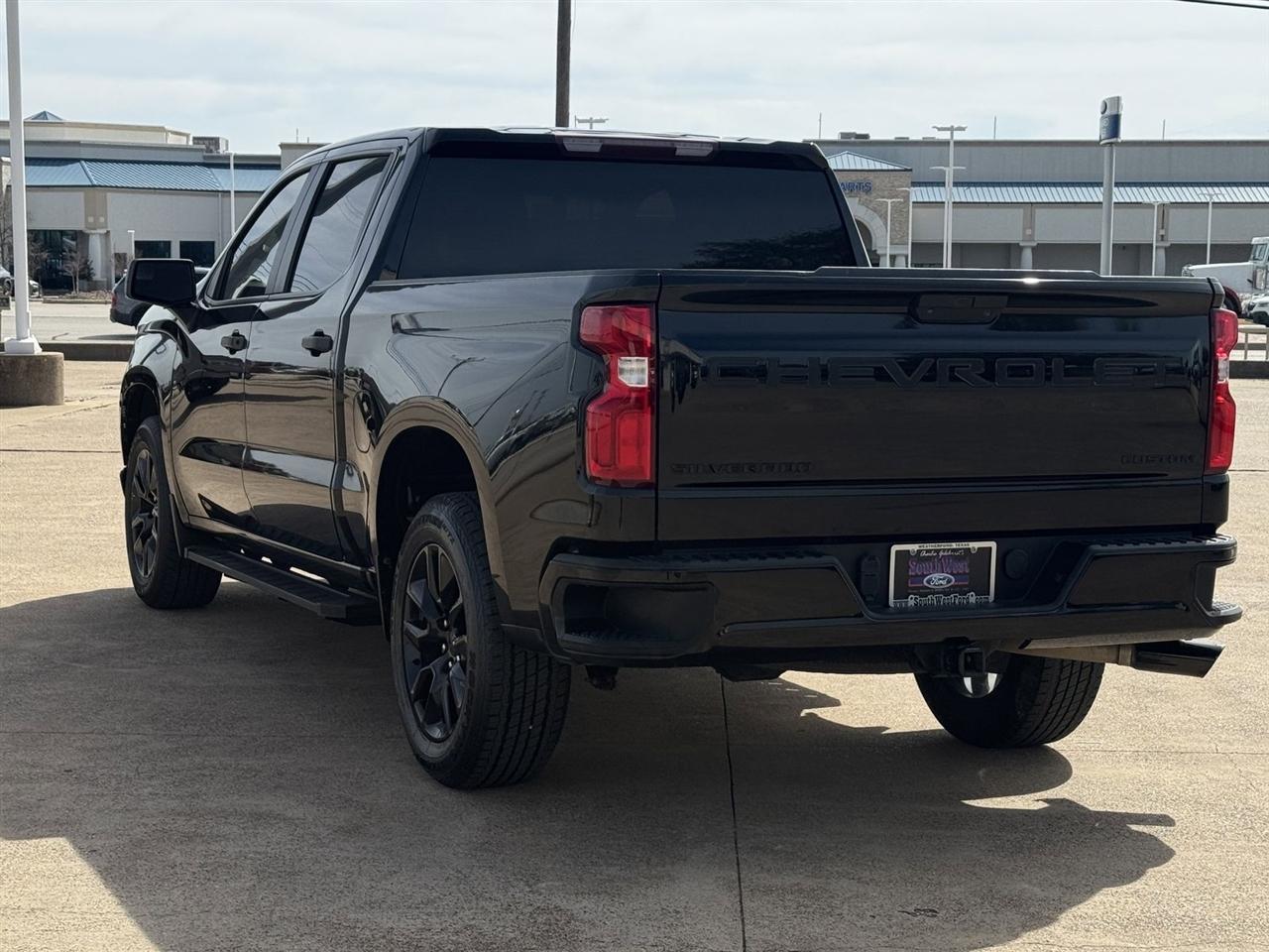 Chevrolet Silverado 1500 LTD 2WD Crew Cab 147" Custom 2022