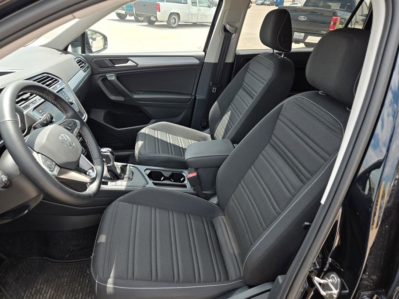 Volkswagen Tiguan 2.0T S FWD 2024