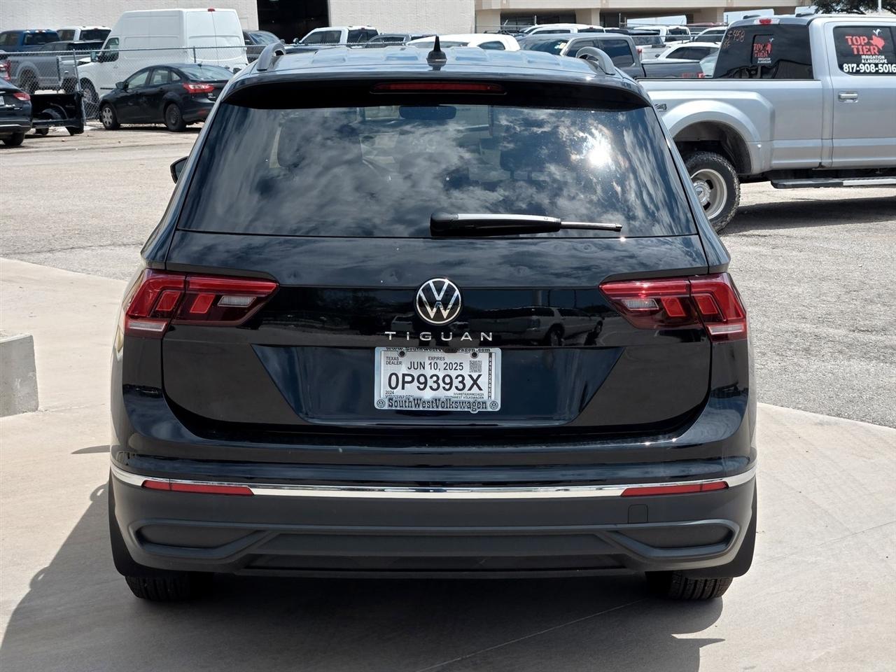 Volkswagen Tiguan 2.0T S FWD 2024