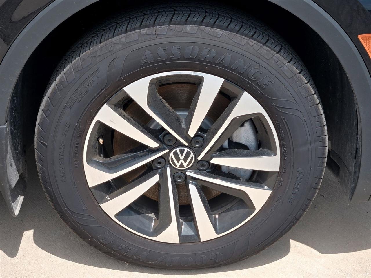 Volkswagen Tiguan 2.0T S FWD 2024