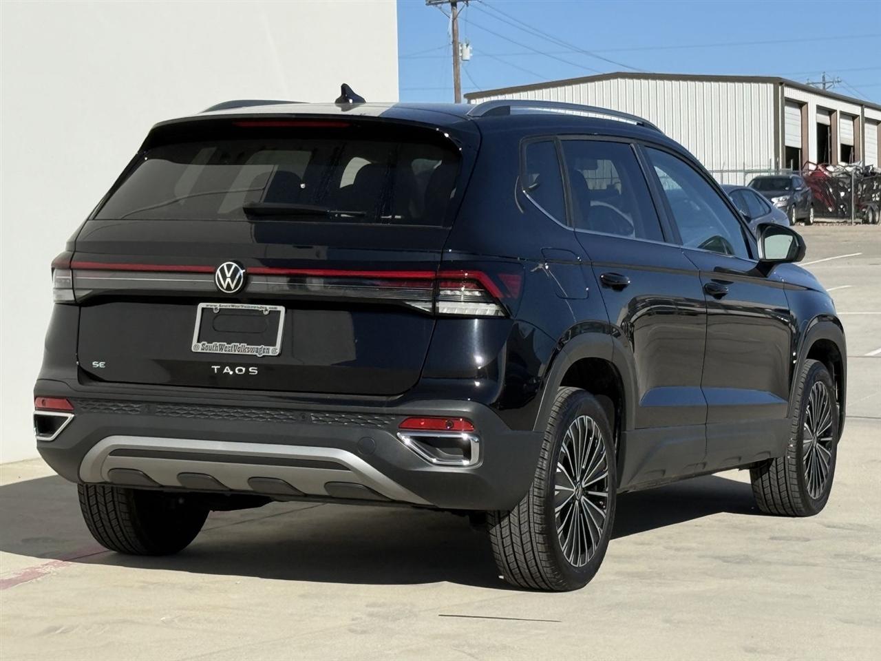 Volkswagen Taos SE FWD 2025