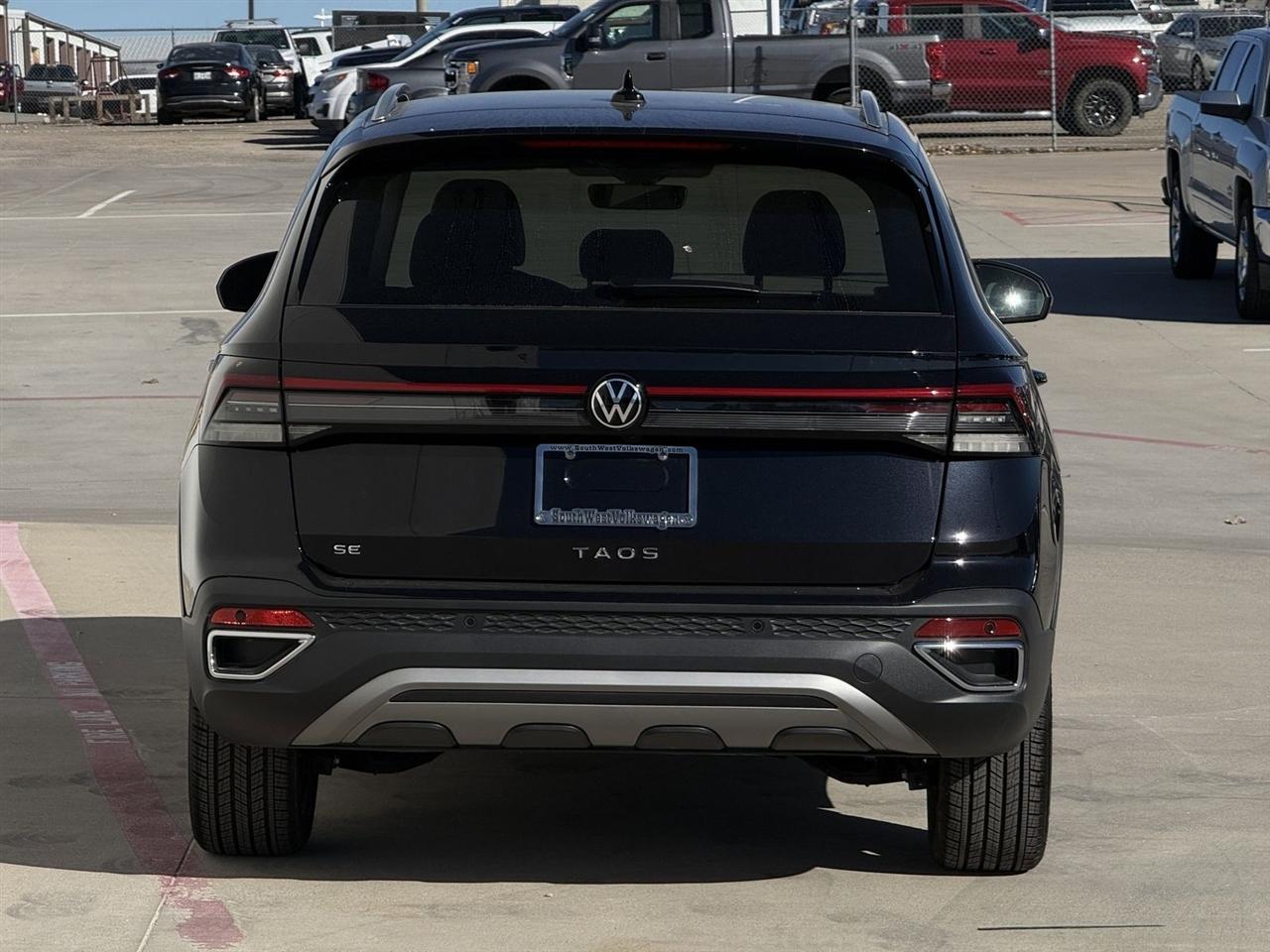 Volkswagen Taos SE FWD 2025