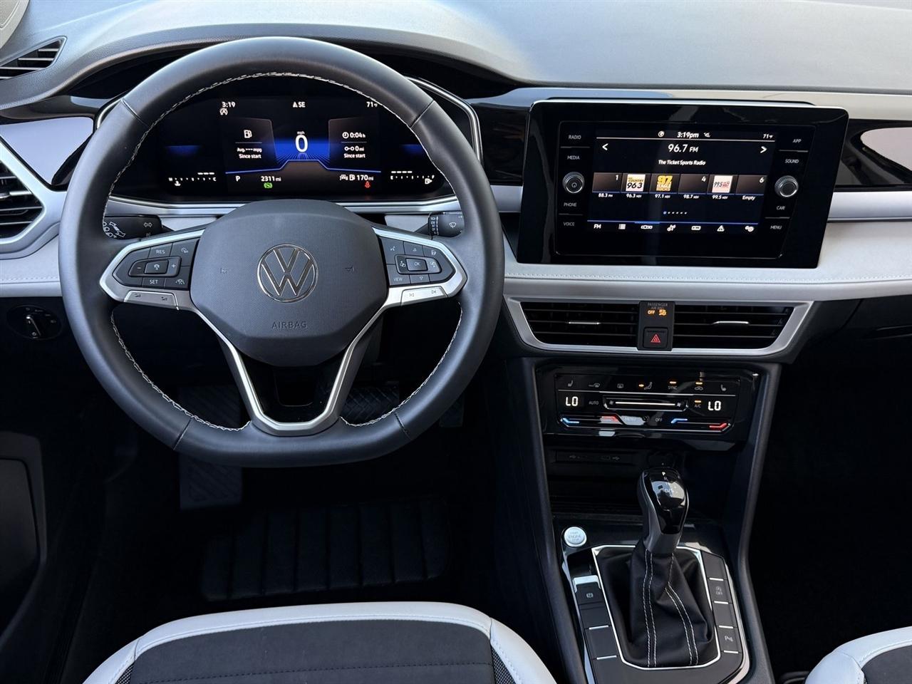 Volkswagen Taos SE FWD 2025