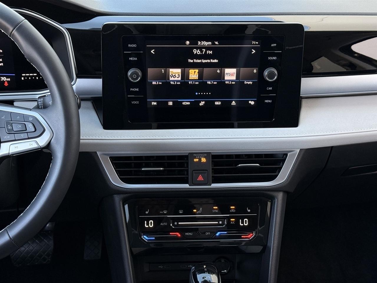 Volkswagen Taos SE FWD 2025