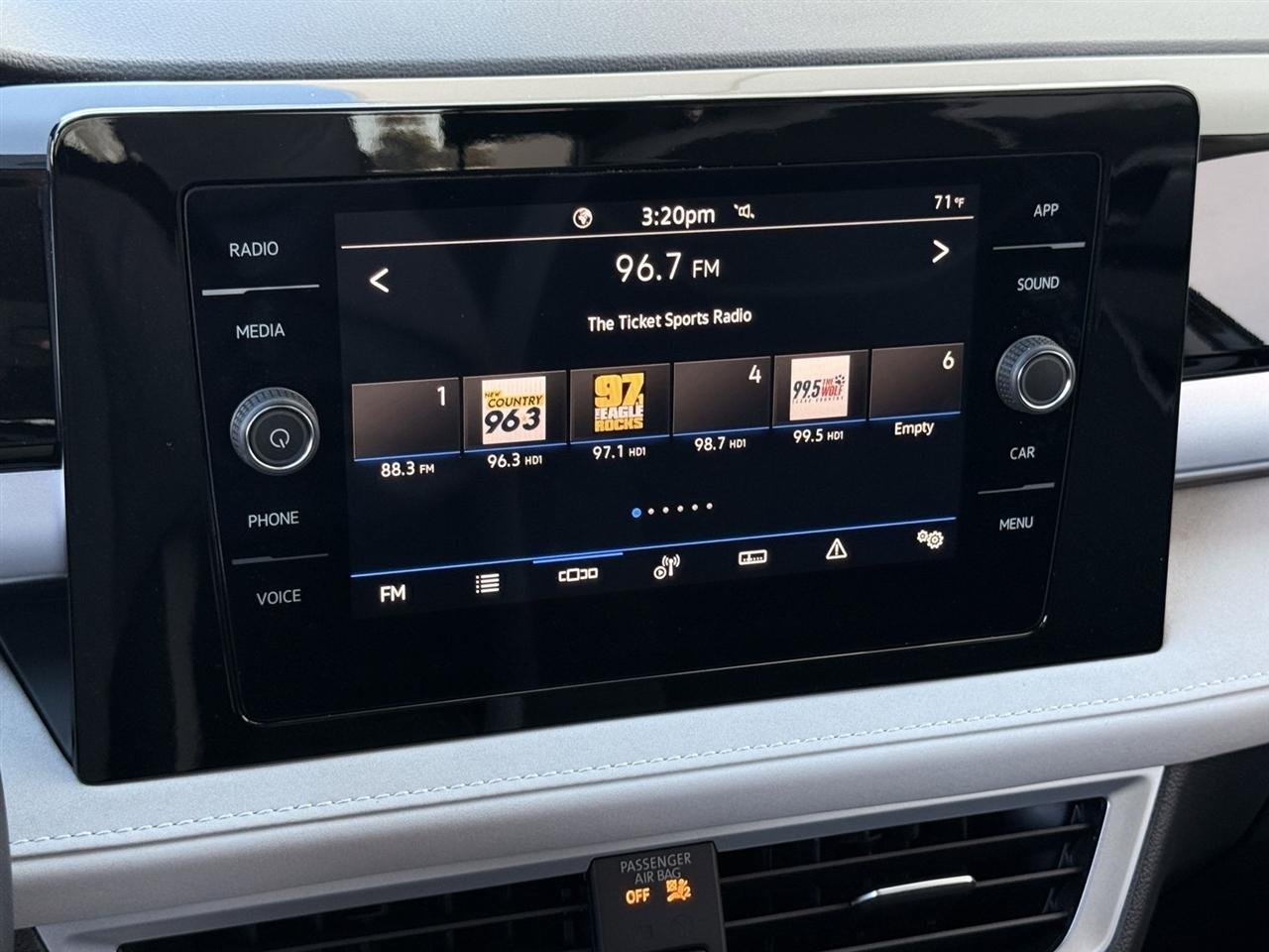 Volkswagen Taos SE FWD 2025