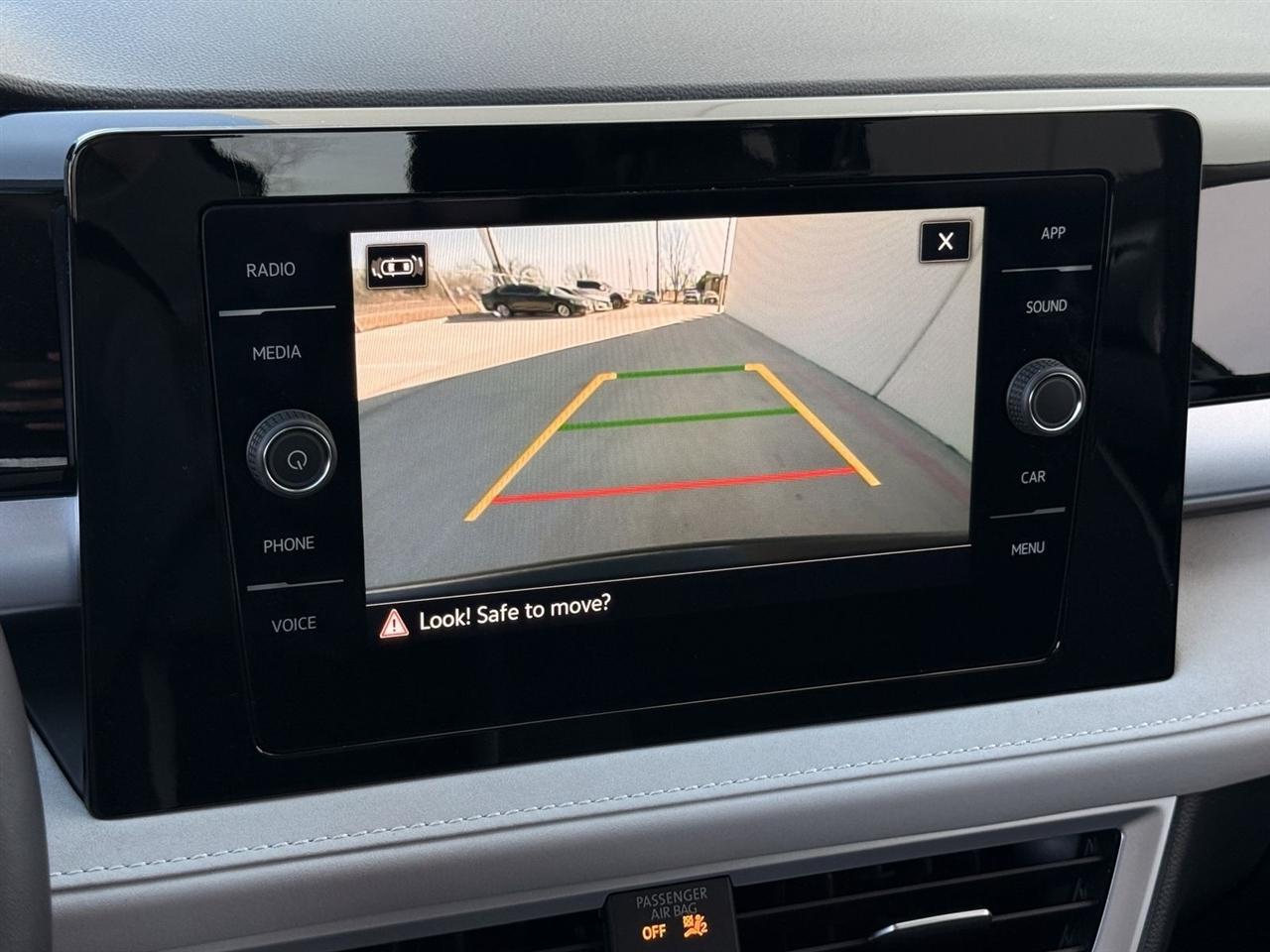 Volkswagen Taos SE FWD 2025