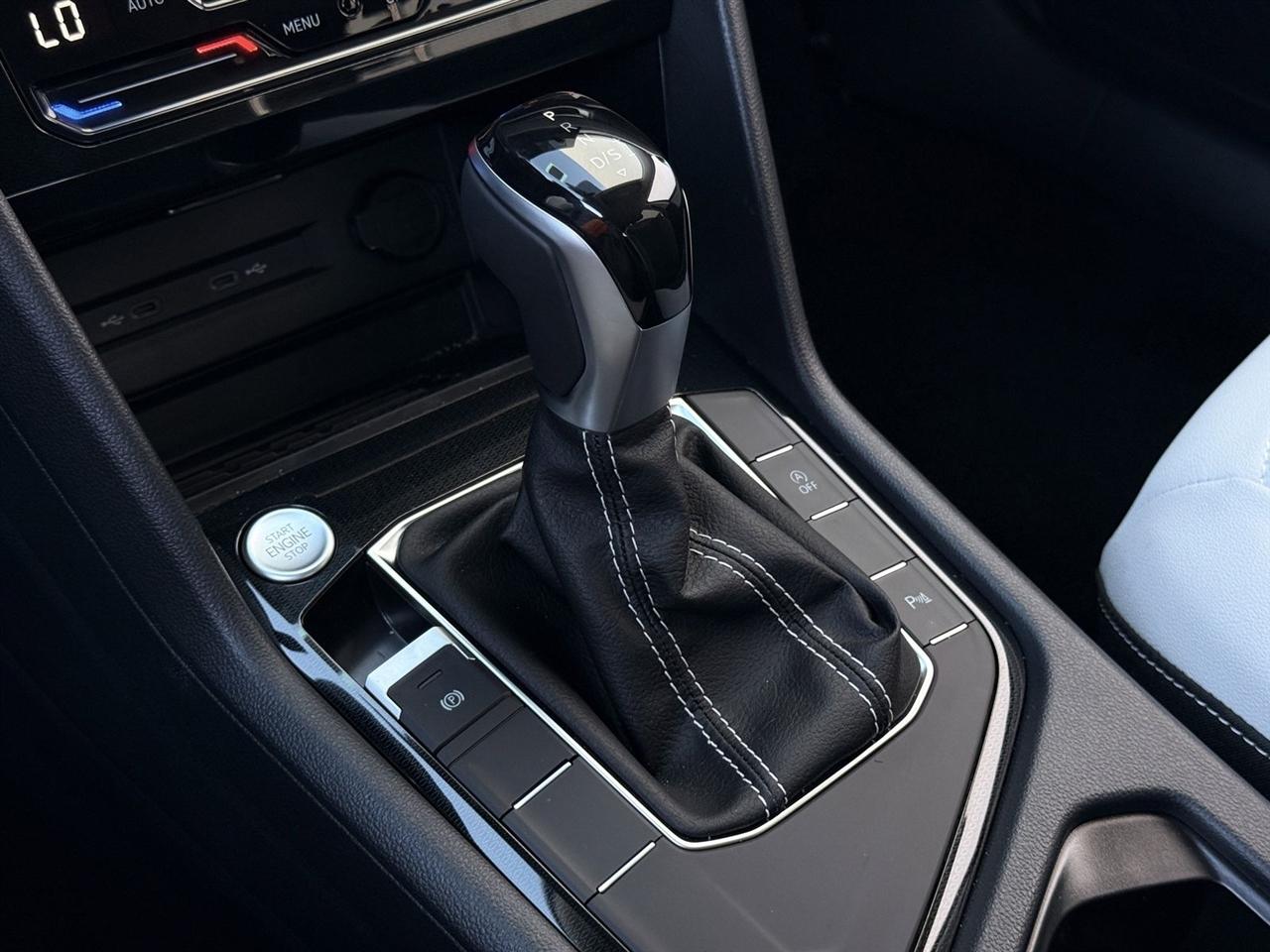 Volkswagen Taos SE FWD 2025