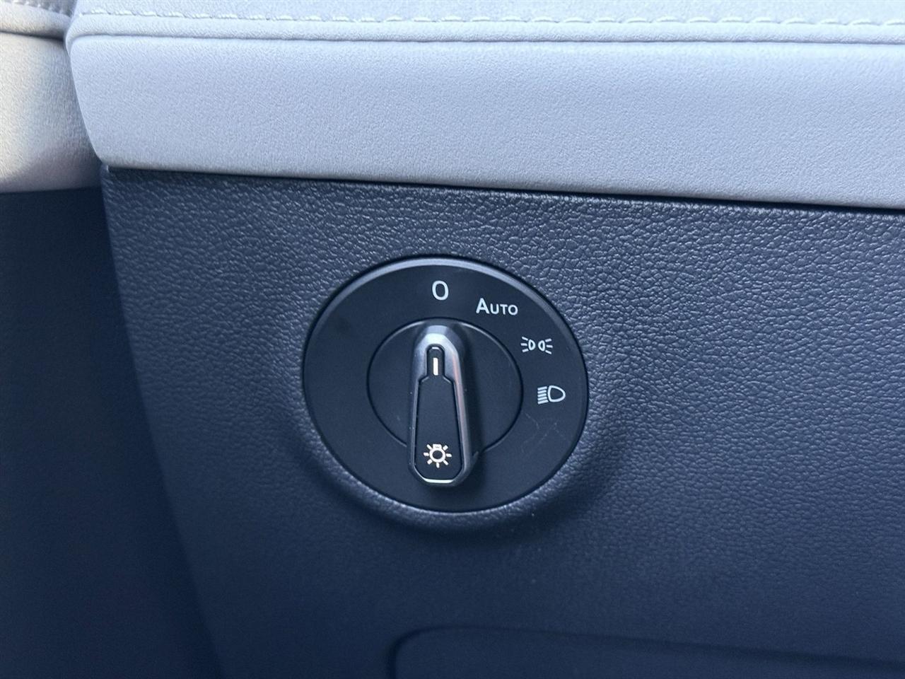 Volkswagen Taos SE FWD 2025