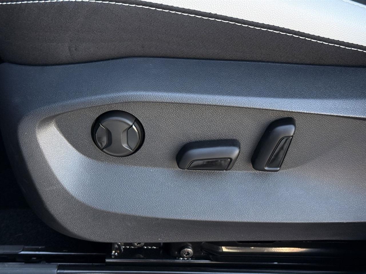 Volkswagen Taos SE FWD 2025