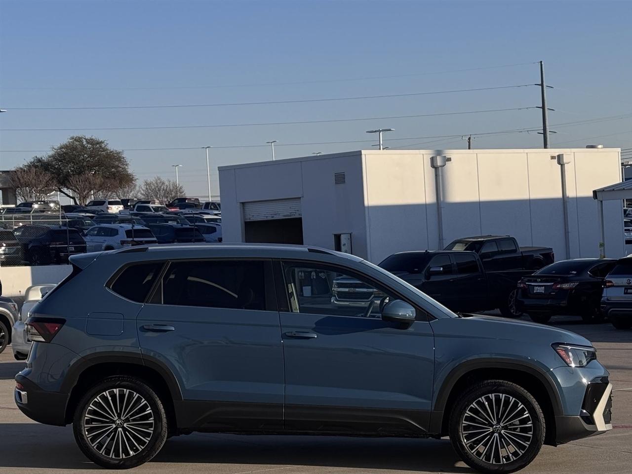 Volkswagen Taos SE FWD 2025