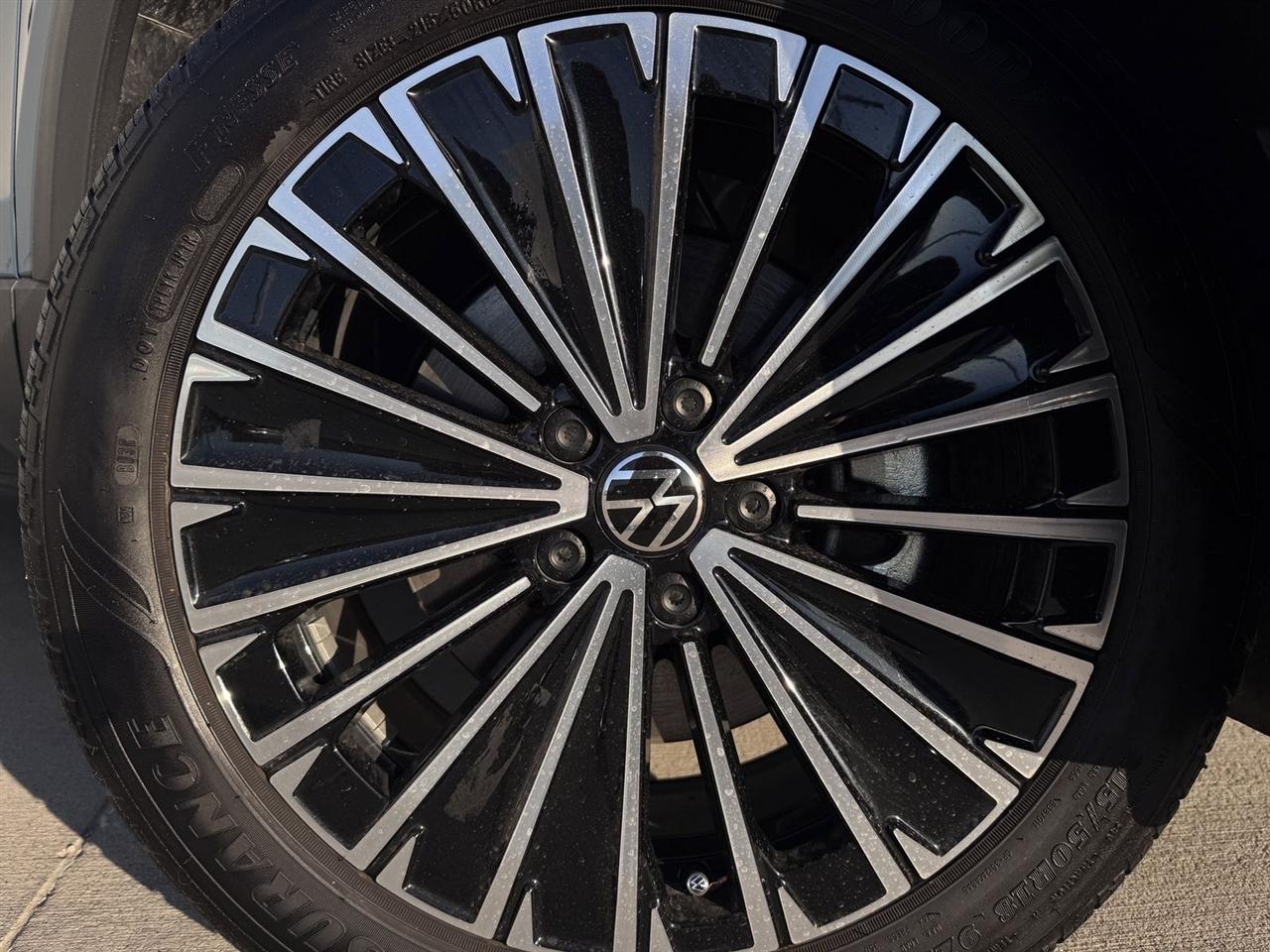 Volkswagen Taos SE FWD 2025