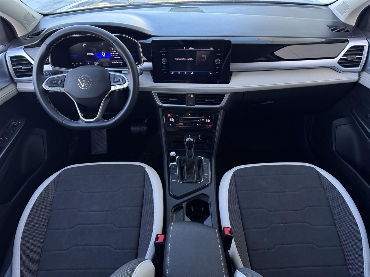 Volkswagen Taos SE FWD 2025