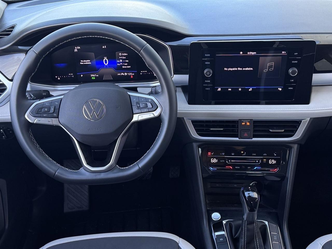 Volkswagen Taos SE FWD 2025