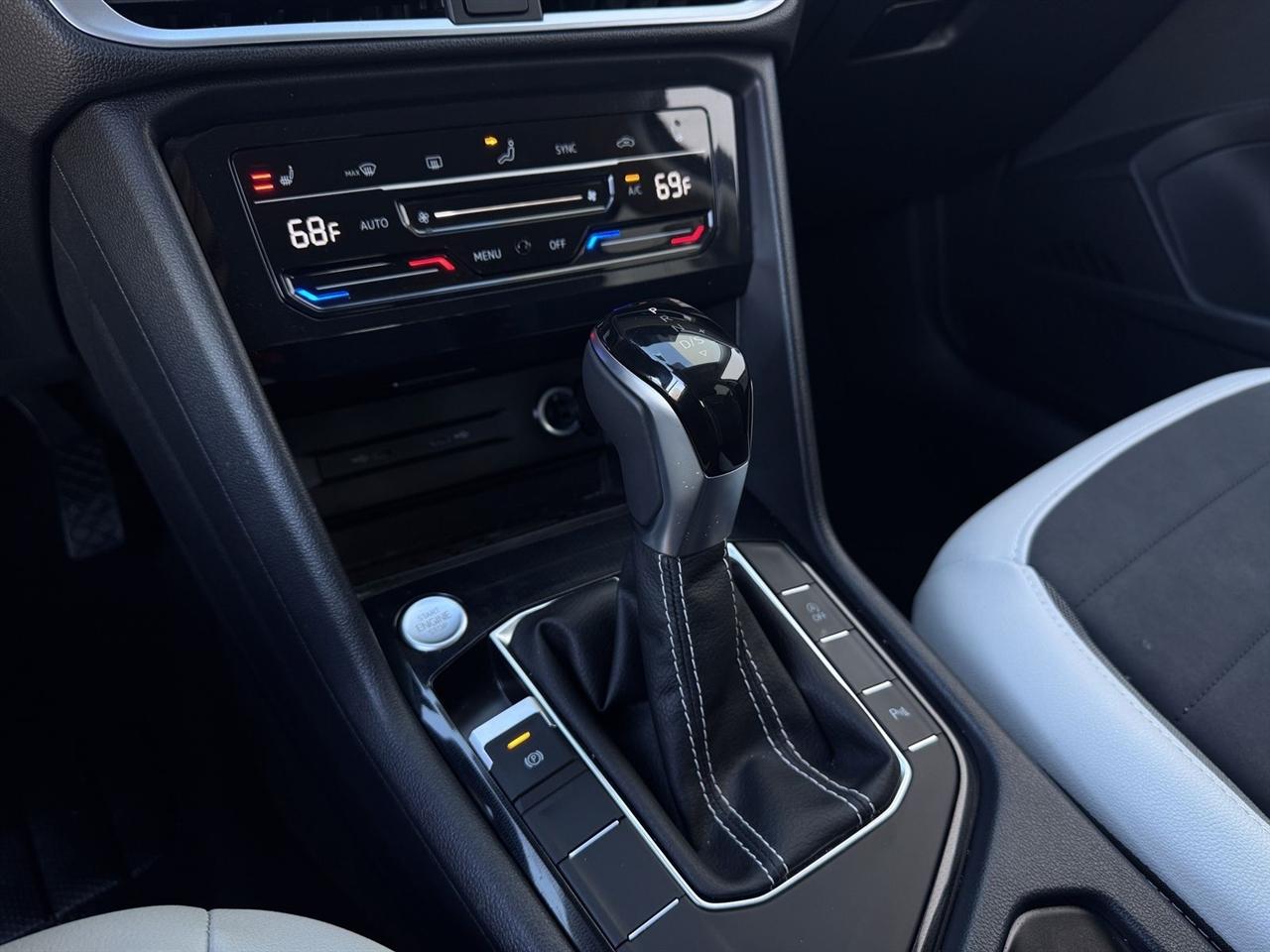 Volkswagen Taos SE FWD 2025