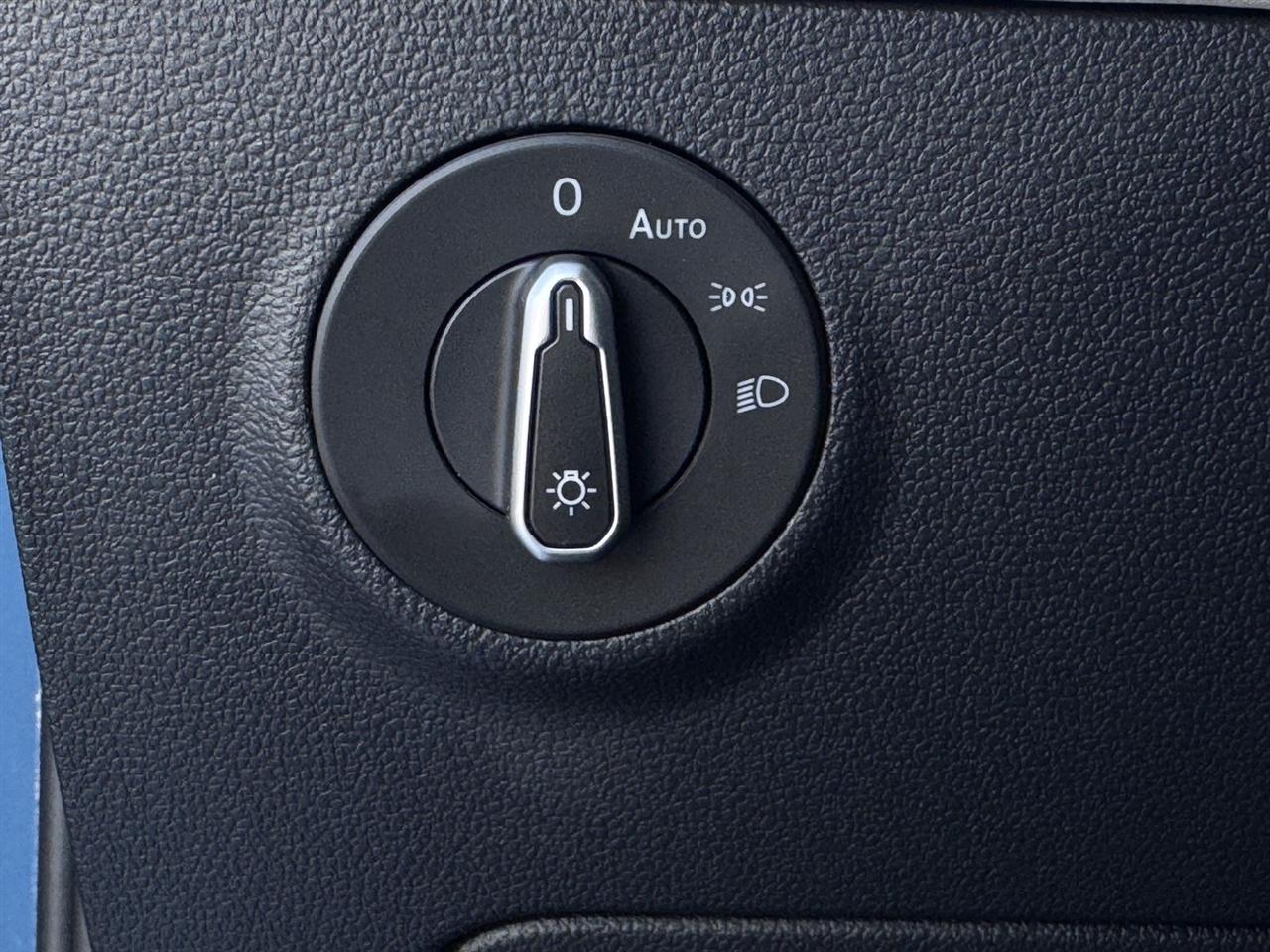 Volkswagen Taos SE FWD 2025