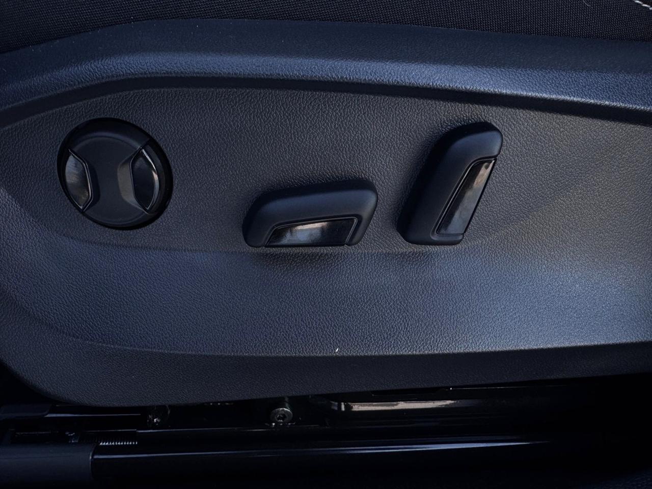 Volkswagen Taos SE FWD 2025