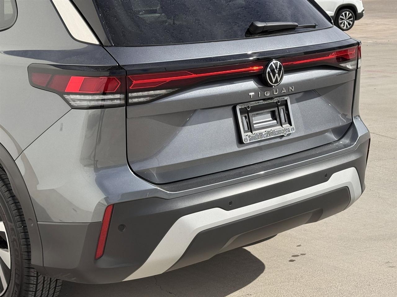 Volkswagen Tiguan 2.0T S FWD 2025