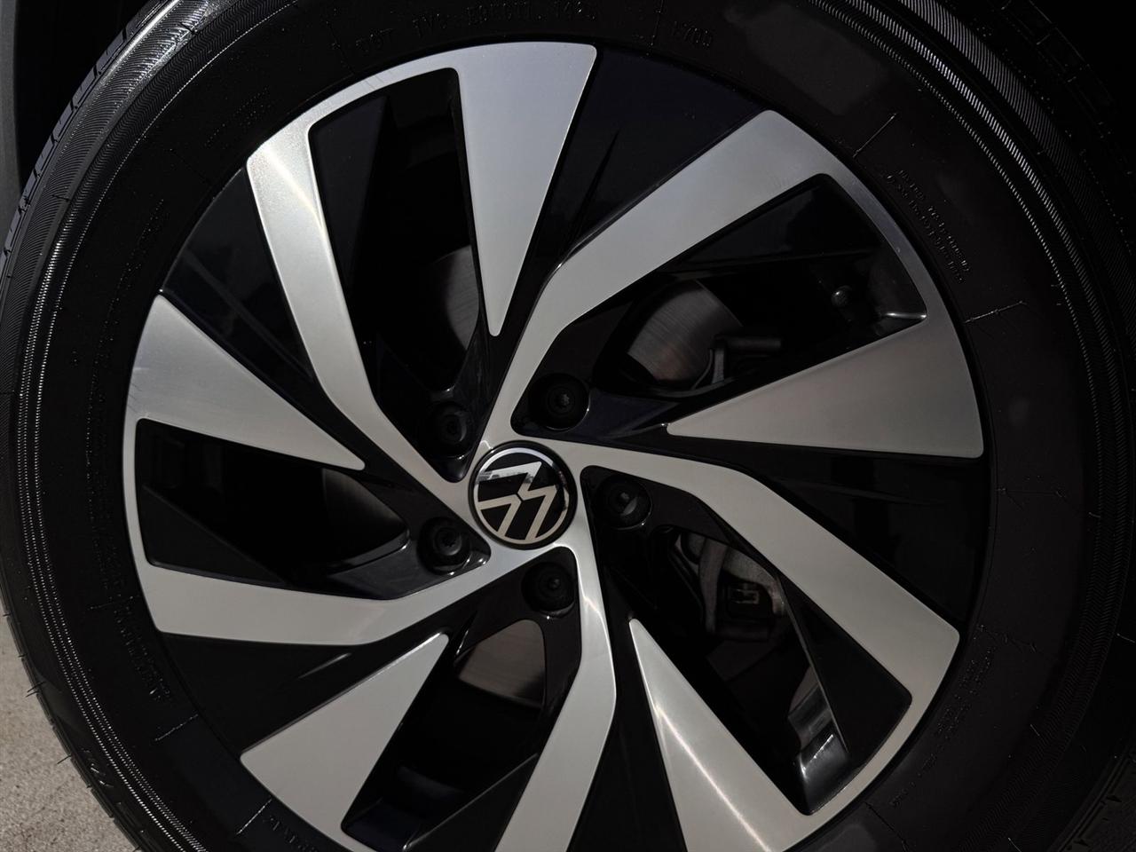 Volkswagen Tiguan 2.0T S FWD 2025